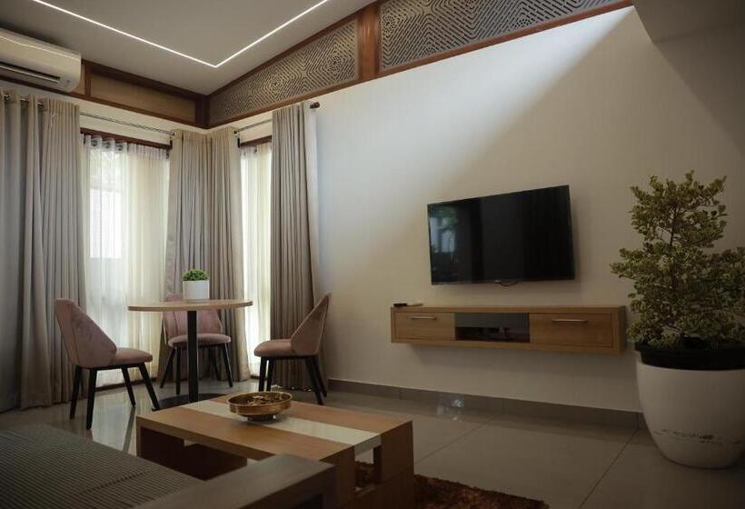 Suite with lake view, Lago Leisure Resort & Spa