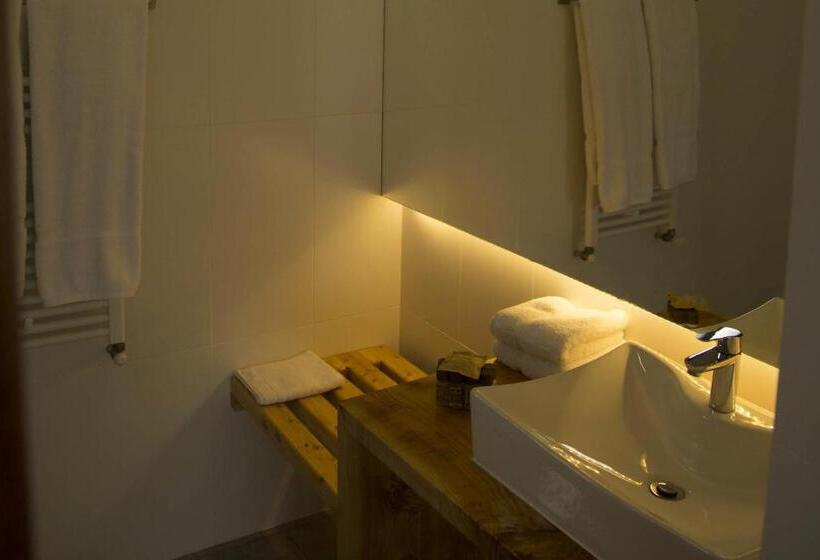 اتاق استاندارد با وان آب گرم, Ruka Lobos