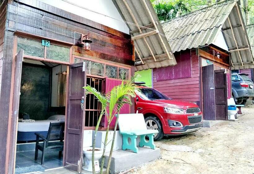 스탠다드 방갈로, Tuk Tuk Guesthouse