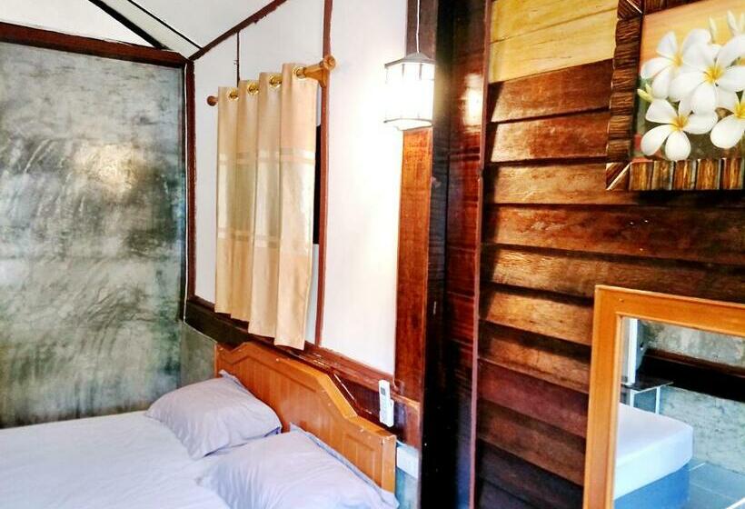 스탠다드 방갈로, Tuk Tuk Guesthouse