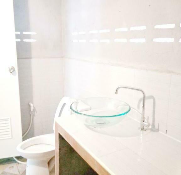 스탠다드 방갈로, Tuk Tuk Guesthouse