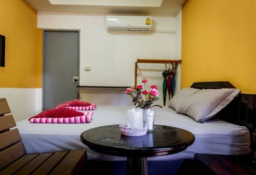 스탠다드 방갈로, Tuk Tuk Guesthouse