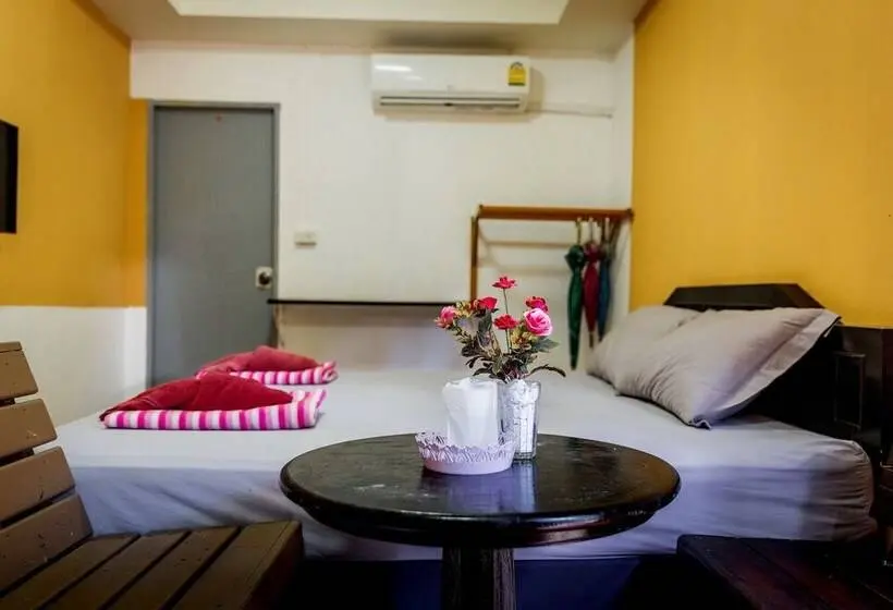 スタンダードバンガロー, Tuk Tuk Guesthouse