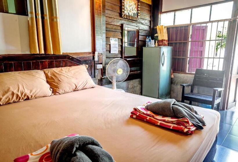 스탠다드 방갈로, Tuk Tuk Guesthouse