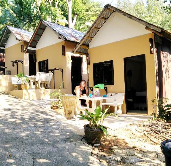 스탠다드 방갈로, Tuk Tuk Guesthouse