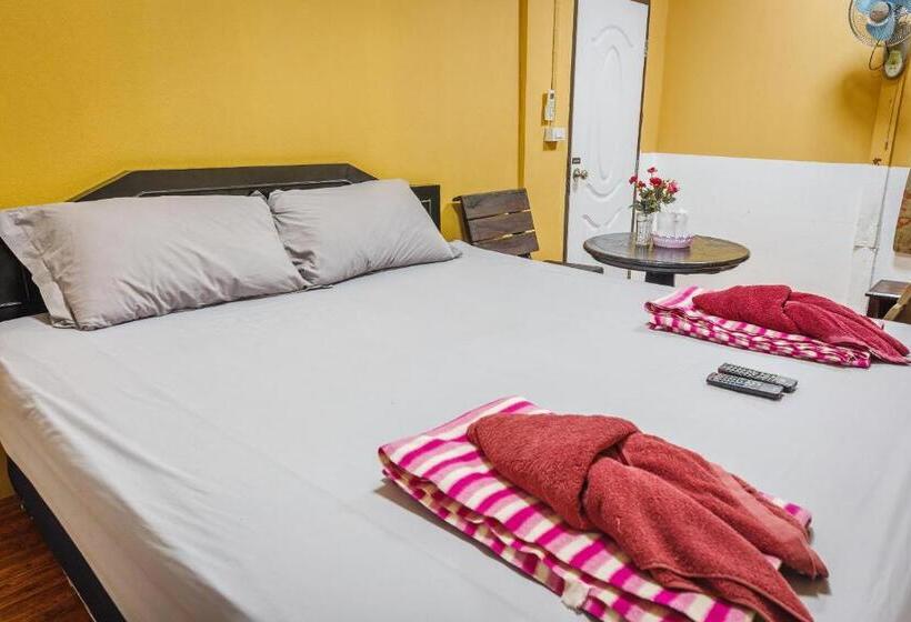 스탠다드 방갈로, Tuk Tuk Guesthouse