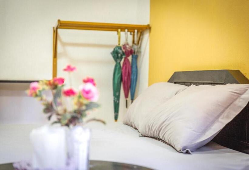 스탠다드 방갈로, Tuk Tuk Guesthouse