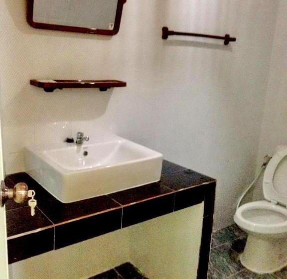 스탠다드 방갈로, Tuk Tuk Guesthouse