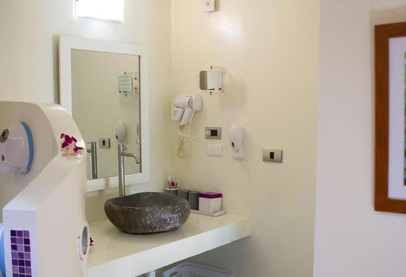 コンフォートルーム, Mama Beach Residence Adults Only