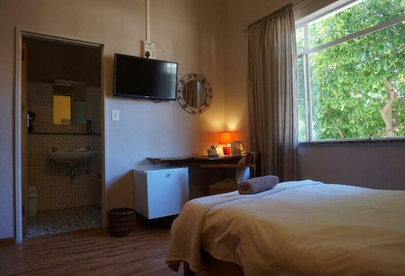 اتاق استاندارد یک نفره, Omaruru Guesthouse