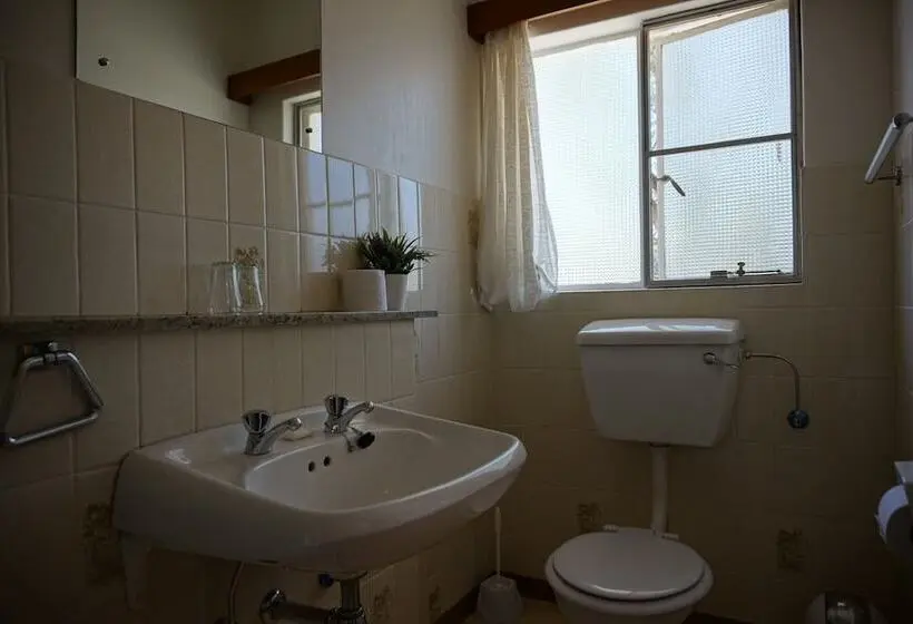 اتاق استاندارد یک نفره, Omaruru Guesthouse