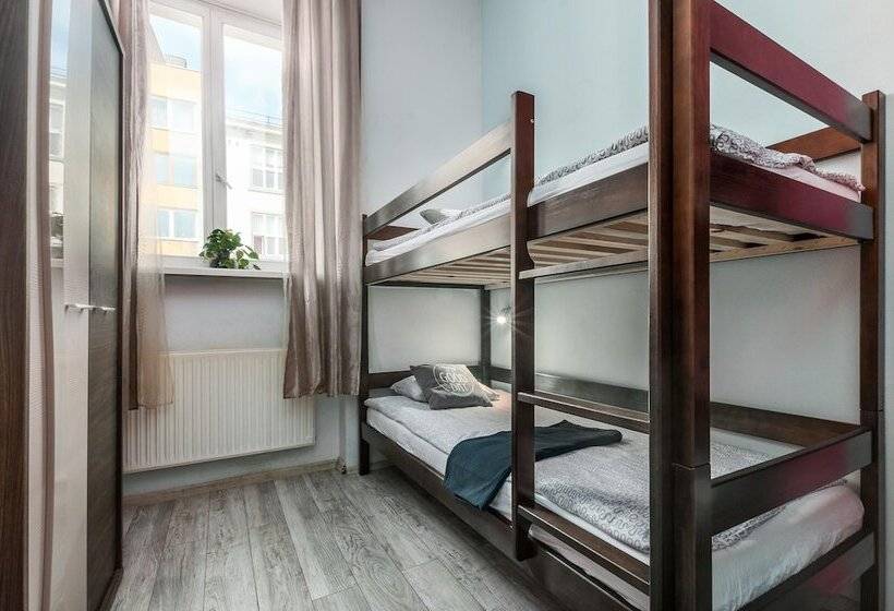 غرفة قياسية رباعية, Puffa Lux