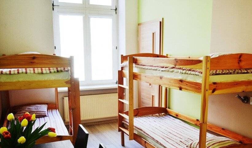 غرفة قياسية رباعية, Puffa Lux