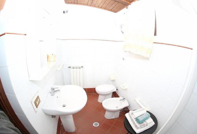 이코노미 트리플 룸, Agriturismo Monte Due Torri