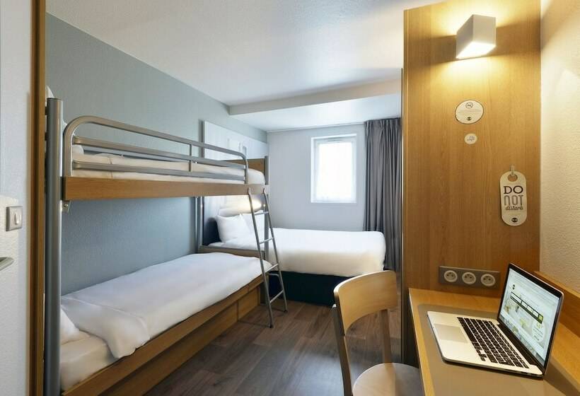 חדר סטנדרט לארבעה, B&b Hotel Bourges 1