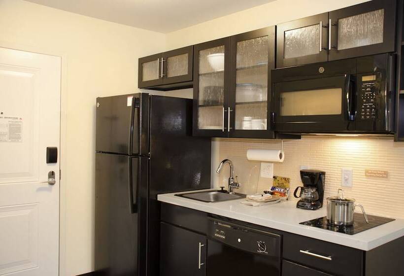 سوئیت با تخت بزرگ, Candlewood Suites Lancaster West, An Ihg