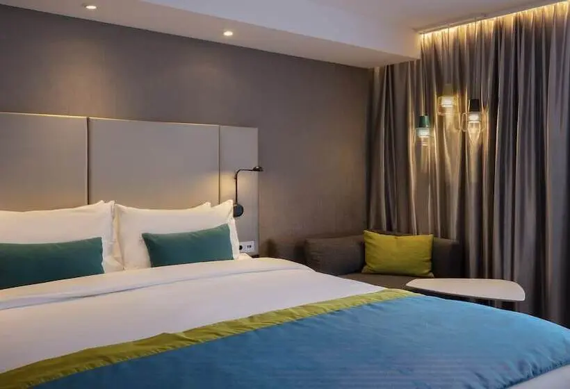 ダブルベッドスタンダードルーム, Holiday Inn   Villingen   Schwenningen, An Ihg
