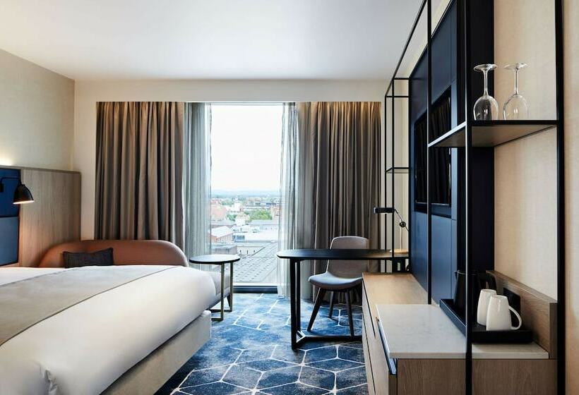 Номер Клуб, Hyatt Regency Manchester