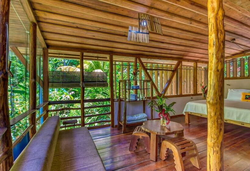 کابین, Omega Tours Eco Jungle Lodge