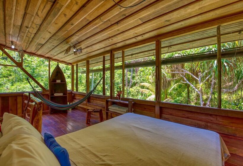 کابین, Omega Tours Eco Jungle Lodge
