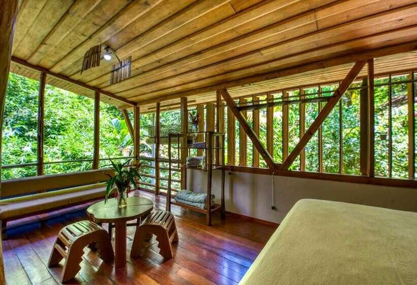 کابین, Omega Tours Eco Jungle Lodge