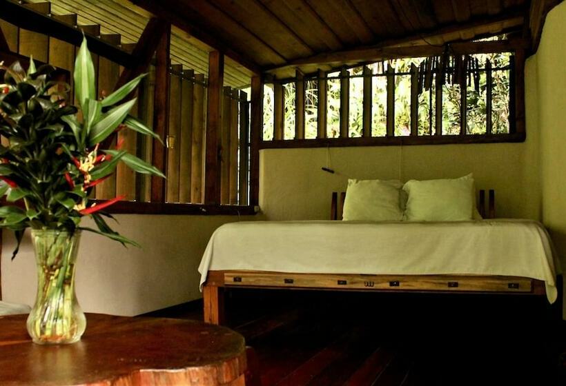 کابین, Omega Tours Eco Jungle Lodge