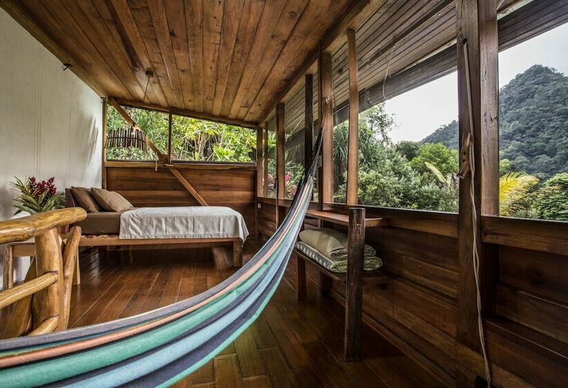 کابین, Omega Tours Eco Jungle Lodge