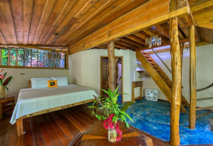 کابین, Omega Tours Eco Jungle Lodge