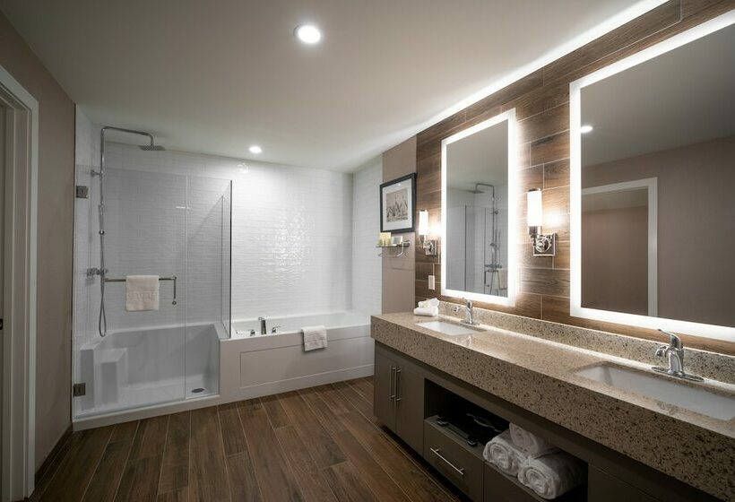 로얄 룸, The Malcolm