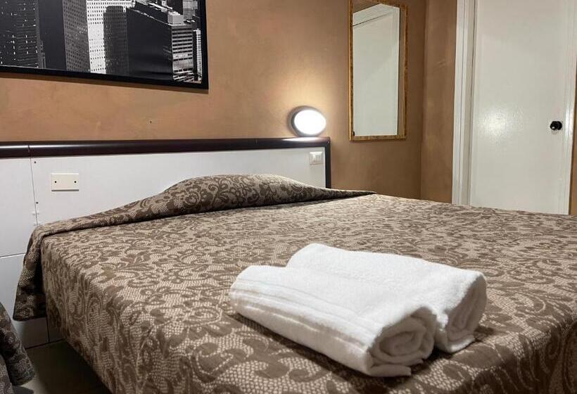 Standard Quadruple Room, Lion Guesthouse