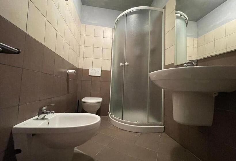 Standard Quadruple Room, Lion Guesthouse