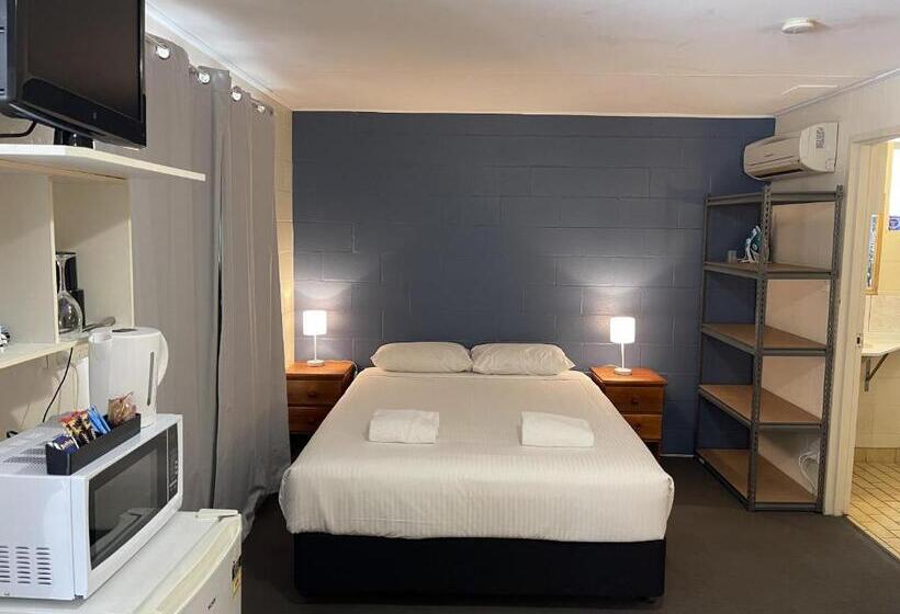 Четырехместный Номер Стандарт Вид на Сад, Murray Gardens Motel