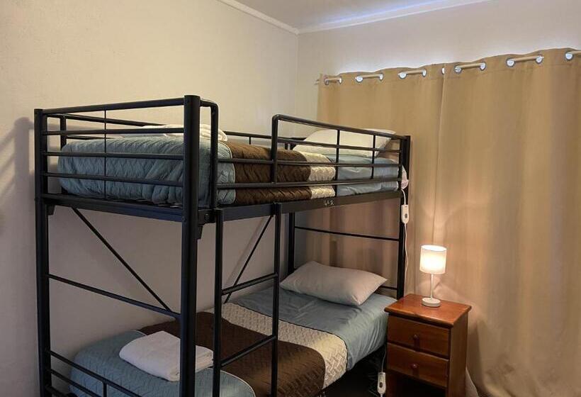 家族用バンガロー, Murray Gardens Motel