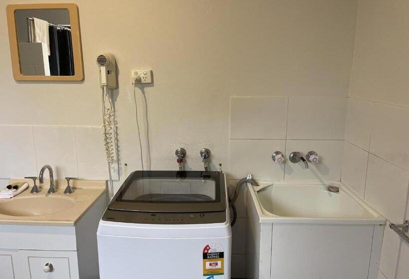 家族用バンガロー, Murray Gardens Motel