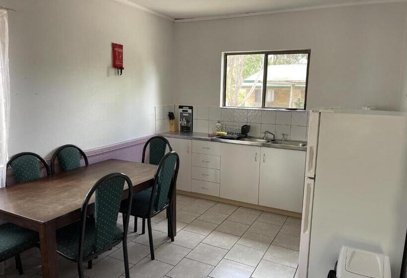 家族用バンガロー, Murray Gardens Motel