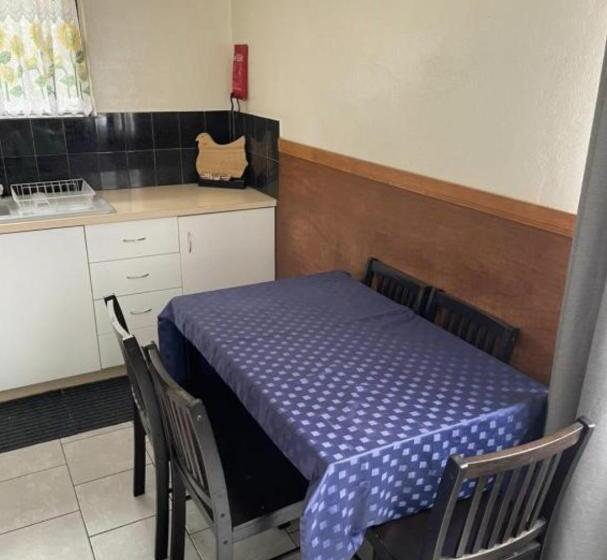 スイート（家族用）, Murray Gardens Motel