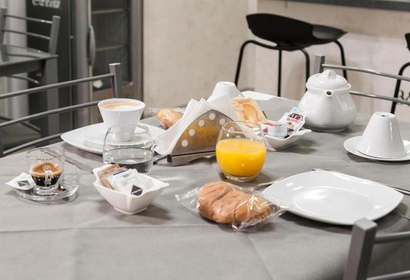 اتاق استاندارد چهار تخته, B&b Etnea Palace