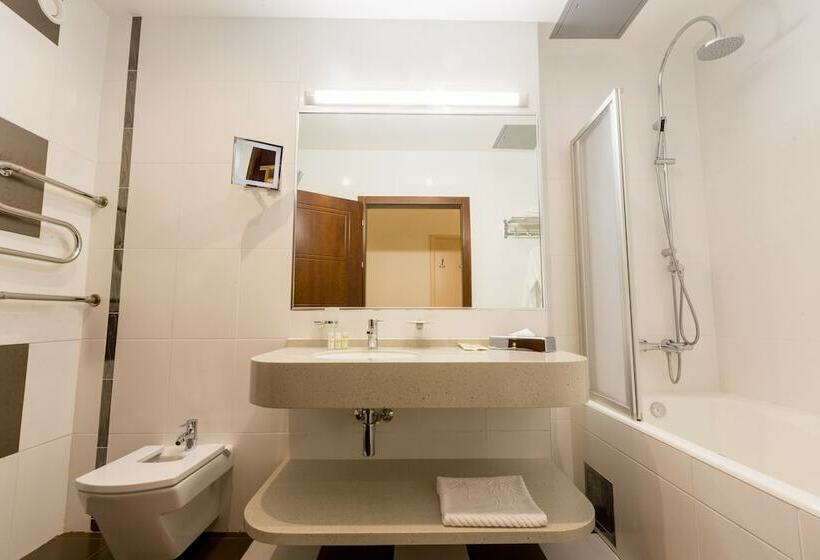 小型套房, Arcadia