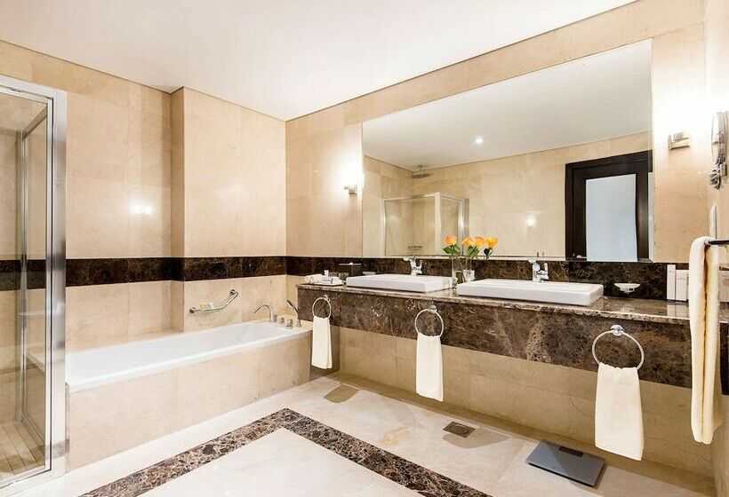 اتاق اجرایی, Golden Tulip Doha