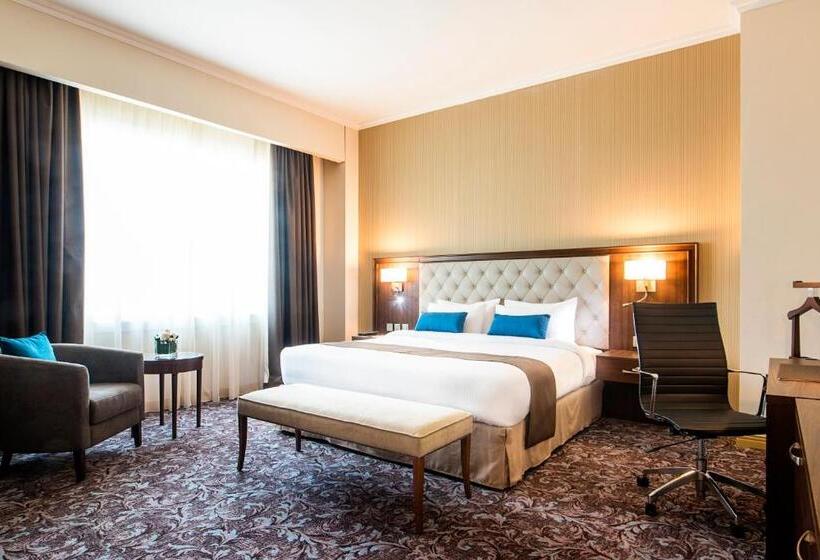 اتاق اجرایی با تخت بزرگ, Golden Tulip Doha