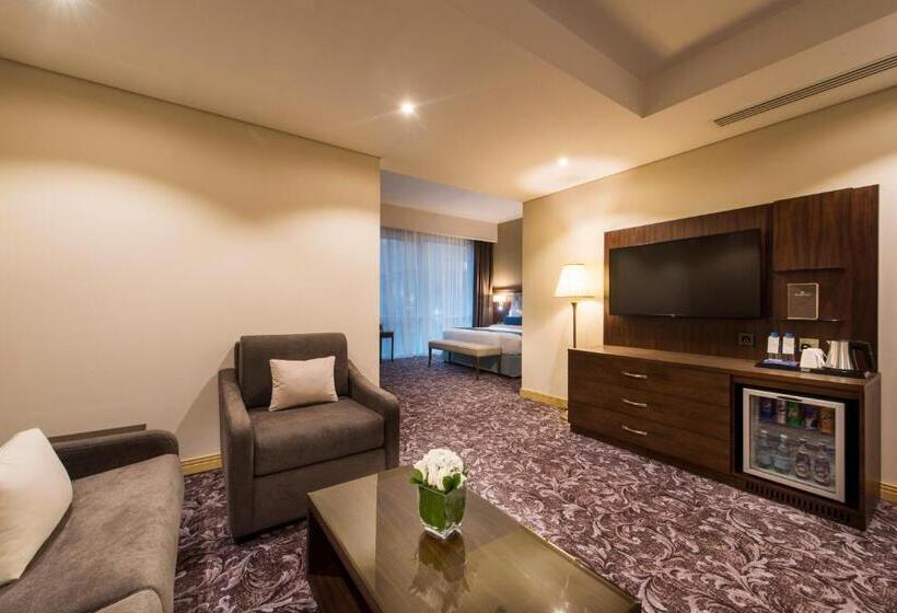 سوییت جونیور, Golden Tulip Doha