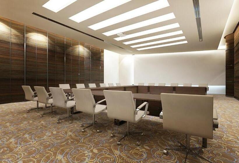 سوییت جونیور, Golden Tulip Doha