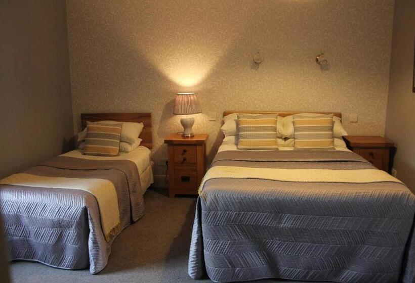 اتاق خانوادگی با چشمانداز باغ, Grey Gables Farmhouse B&b