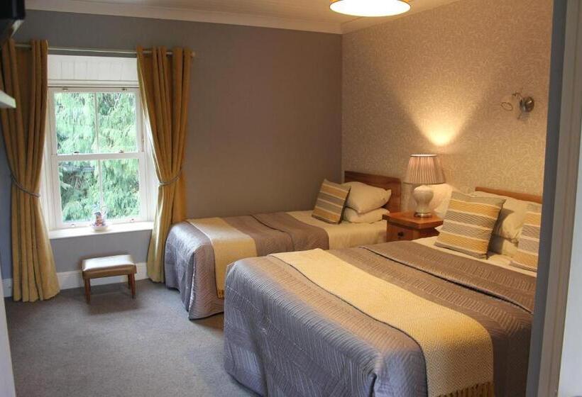 اتاق خانوادگی با چشمانداز باغ, Grey Gables Farmhouse B&b