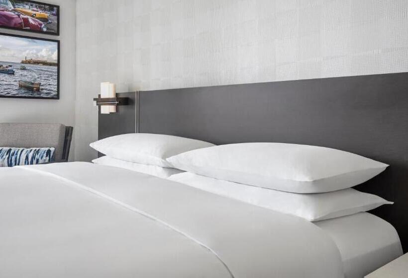 带大床的标准间, Hyatt Centric Brickell Miami