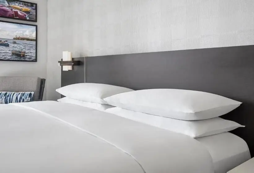 キングサイズベッドのスタンダードルーム, Hyatt Centric Brickell Miami