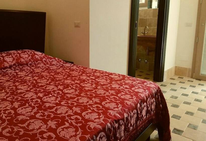 Camera Basic Letto Matrimoniale, La Trottoria Agriturismo