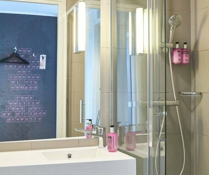 スタンダードルーム, Moxy London Stratford