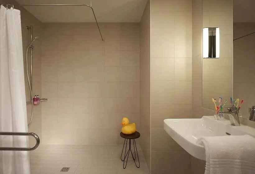 ファミリールーム, Moxy London Stratford