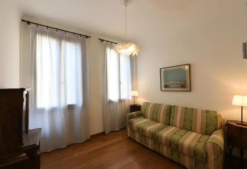 سوییت لوکس, Le Due Corone Bed & Breakfast